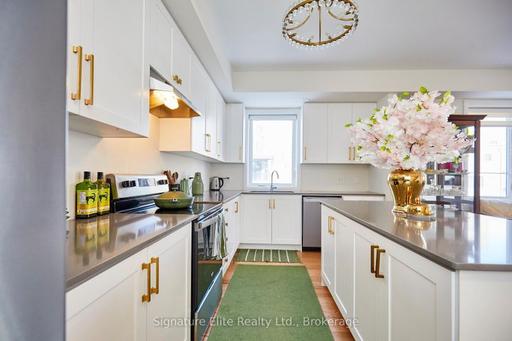 Photo 7 at 8 - 70 Baynes Way, Bradford, Bradford West Gwillimbury