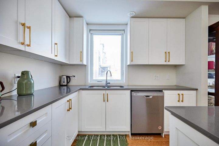 Photo 8 at 8 - 70 Baynes Way, Bradford, Bradford West Gwillimbury