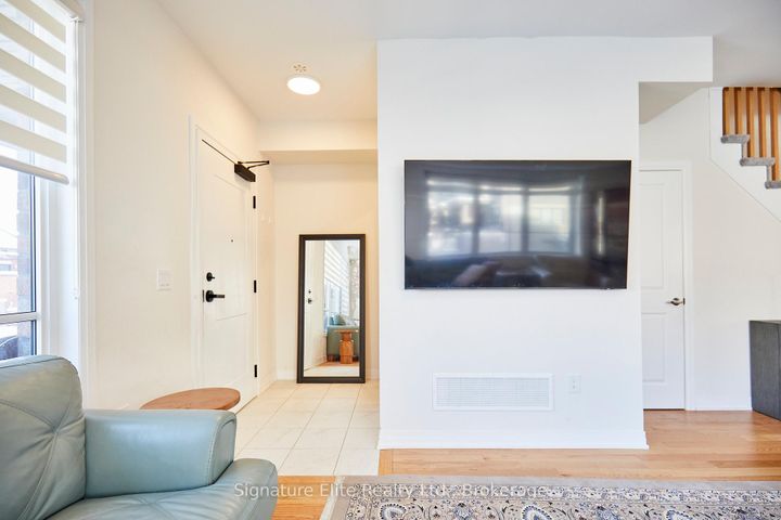 Photo 9 at 8 - 70 Baynes Way, Bradford, Bradford West Gwillimbury