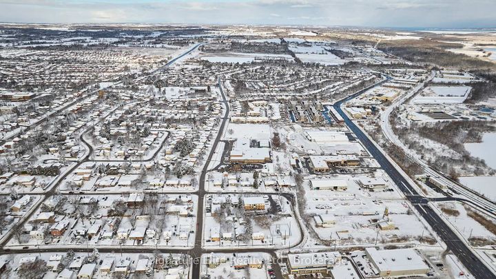 Photo 38 at 8 - 70 Baynes Way, Bradford, Bradford West Gwillimbury