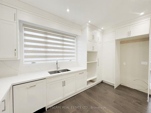 Photo 10 at 204 Mary Street, CO Central, Oakville