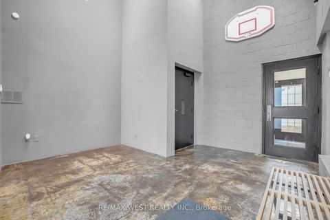 Photo 4 at 53 Argyle Street, Bellwoods, Toronto