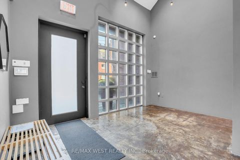 Photo 6 at 53 Argyle Street, Bellwoods, Toronto