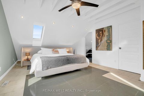 Photo 21 at 53 Argyle Street, Bellwoods, Toronto