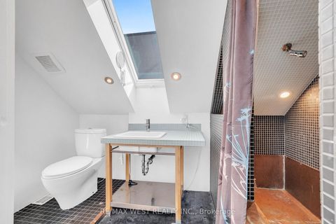 Photo 23 at 53 Argyle Street, Bellwoods, Toronto