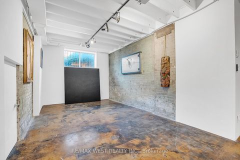 Photo 25 at 53 Argyle Street, Bellwoods, Toronto