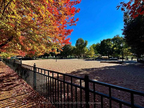 Photo 9 at 167 Carlton Street, Moss Park, Toronto