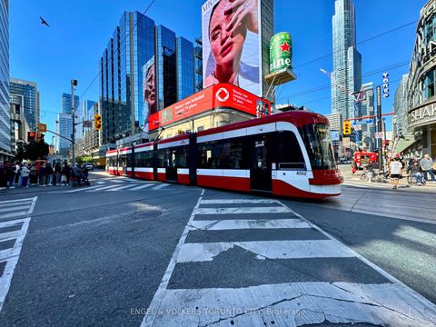 Photo 13 at 167 Carlton Street, Moss Park, Toronto