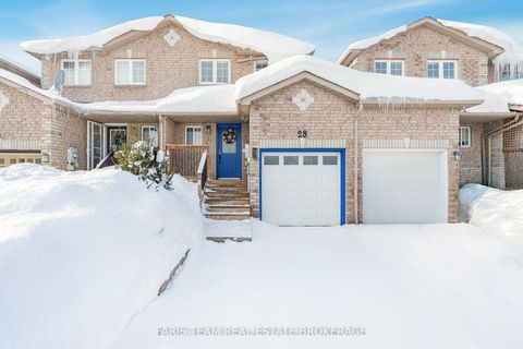 Photo 1 at 28 Raymond Crescent, Painswick South, Barrie