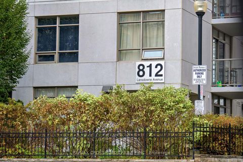 Photo 3 at 114 - 812 Lansdowne Avenue, Junction, Toronto