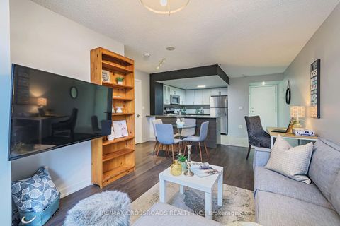 Photo 9 at 114 - 812 Lansdowne Avenue, Junction, Toronto