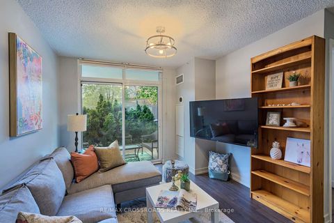 Photo 10 at 114 - 812 Lansdowne Avenue, Junction, Toronto