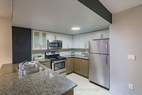 Photo 13 at 114 - 812 Lansdowne Avenue, Junction, Toronto