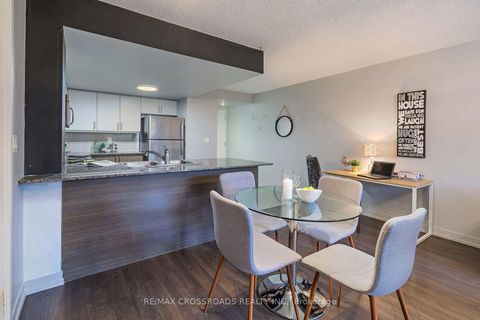 Photo 14 at 114 - 812 Lansdowne Avenue, Junction, Toronto