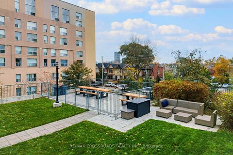 Photo 41 at 114 - 812 Lansdowne Avenue, Junction, Toronto