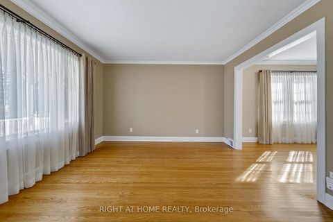 Photo 3 at 44 Newton Street, Wellington, Barrie