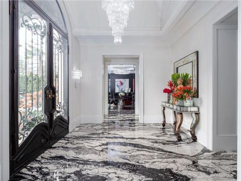 Photo 3 at 15 Chartwell Road, OO Old Oakville, Oakville