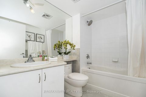 Photo 10 at 465 - 209 Fort York Boulevard, Niagara, Toronto