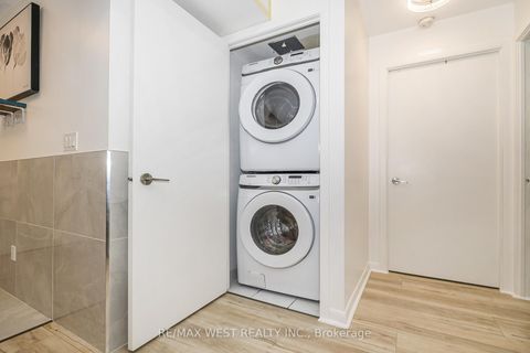 Photo 11 at 465 - 209 Fort York Boulevard, Niagara, Toronto