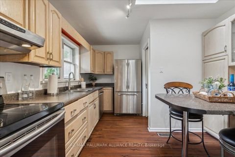 Photo 9 at 222 Alscot Crescent, MO Morrison, Oakville