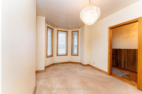 Photo 4 at 205 Markham Street, Bellwoods, Toronto