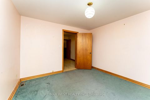 Photo 18 at 205 Markham Street, Bellwoods, Toronto