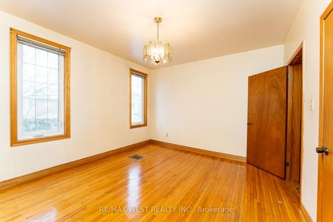 Photo 24 at 205 Markham Street, Bellwoods, Toronto