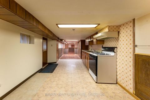 Photo 36 at 205 Markham Street, Bellwoods, Toronto