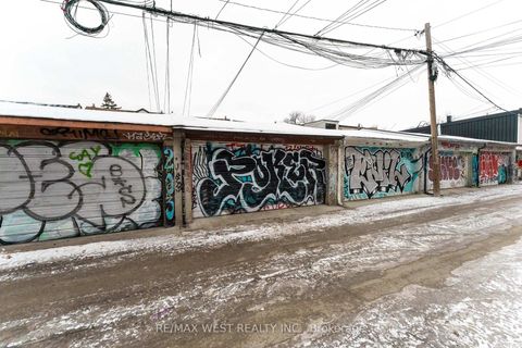 Photo 49 at 205 Markham Street, Bellwoods, Toronto