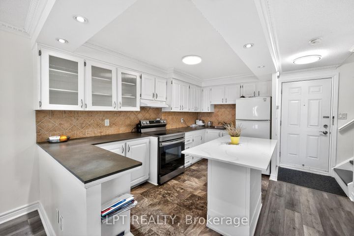 Photo 11 at 103 - 3040 Constitution Boulevard, Applewood, Mississauga