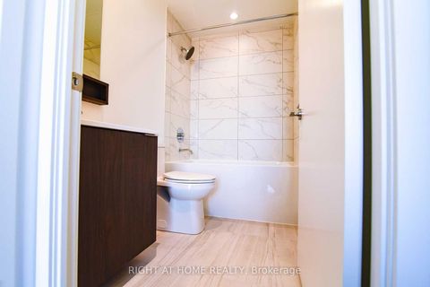 Photo 9 at 4701 - 5 Buttermill Avenue, Vaughan Corporate Centre, Vaughan