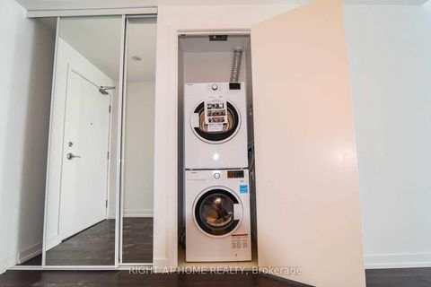 Photo 11 at 4701 - 5 Buttermill Avenue, Vaughan Corporate Centre, Vaughan