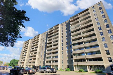 Photo 3 at 213 - 2 Glamorgan Avenue, Dorset Park, Toronto