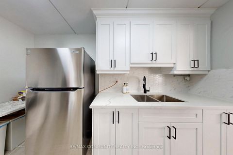 Photo 16 at 213 - 2 Glamorgan Avenue, Dorset Park, Toronto