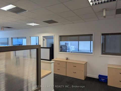 Photo 4 at C05-01 - 920 Yonge Street, Annex, Toronto