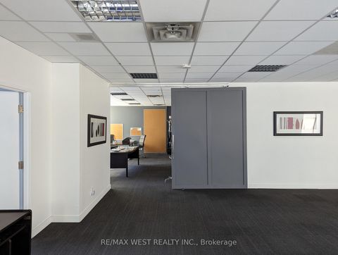 Photo 8 at C05-01 - 920 Yonge Street, Annex, Toronto