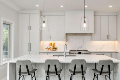 Photo 4 at 31 Lawrie Road, Beverley Glen, Vaughan