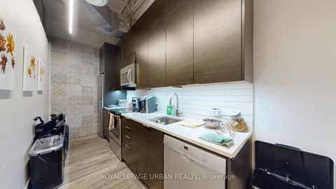 Photo 19 at 200 Spadina Avenue, Chinatown, Toronto