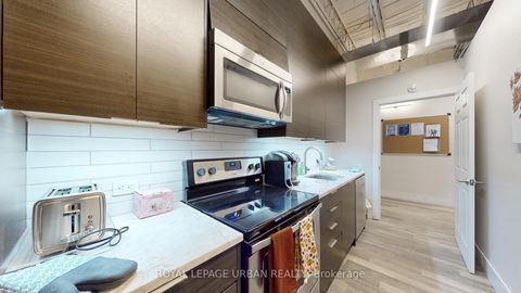 Photo 20 at 200 Spadina Avenue, Chinatown, Toronto