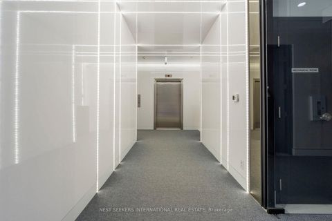 Photo 6 at 303 - 6 Parkwood Avenue, Casa Loma, Toronto