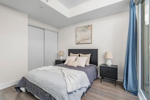 Photo 19 at 303 - 6 Parkwood Avenue, Casa Loma, Toronto