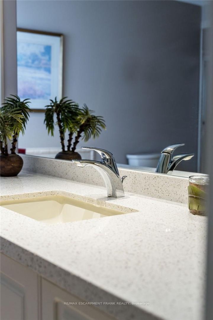 Photo 28 at 345 Southcote Road, Ancaster, Hamilton