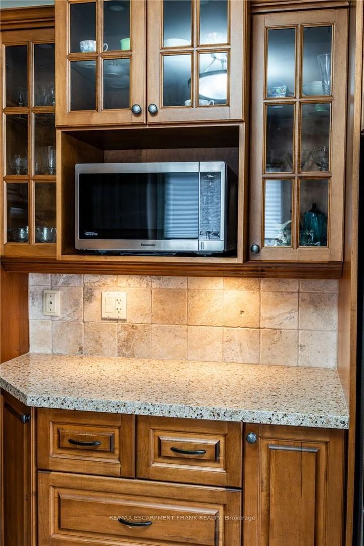 Photo 36 at 345 Southcote Road, Ancaster, Hamilton