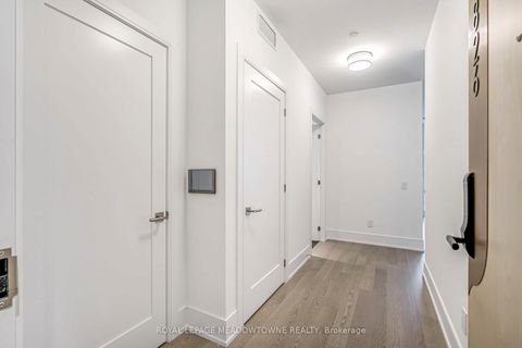 Photo 7 at 826 - 155 Merchants' Wharf, Waterfront Communities C8, Toronto