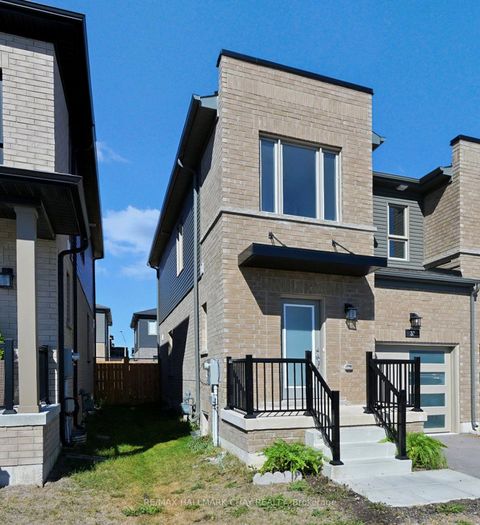 Photo 1 at 37 Turnberry Lane, Painswick South, Barrie