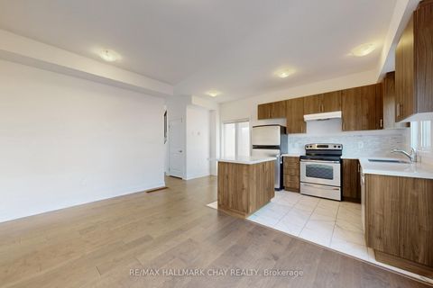 Photo 5 at 37 Turnberry Lane, Painswick South, Barrie