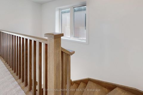 Photo 12 at 37 Turnberry Lane, Painswick South, Barrie