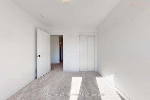 Photo 26 at 37 Turnberry Lane, Painswick South, Barrie