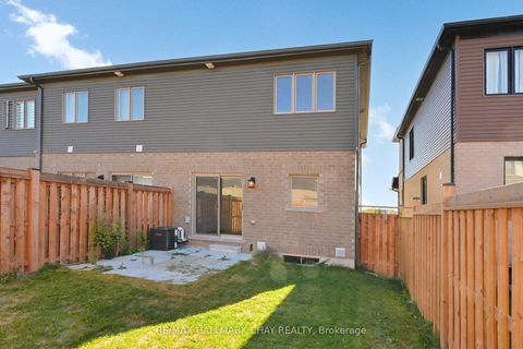 Photo 31 at 37 Turnberry Lane, Painswick South, Barrie
