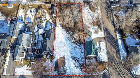 Photo 1 at 40 Perry Street, Queen's Park, Barrie